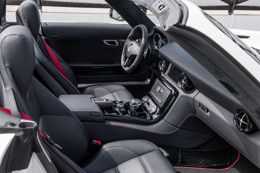  Mercedes-Benz SLS AMG GT Roadster 2012 года  (фото 9 из 47)